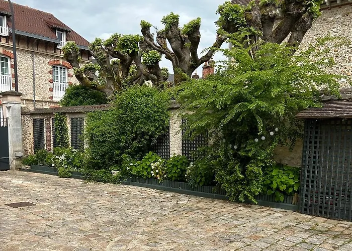 Bed and Breakfast Le Jardin Cathedrale à Chartres